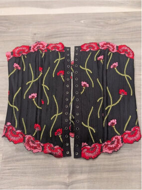Simone Pérèle | Floral Embroidered Sheer Corset Belt In Black Red